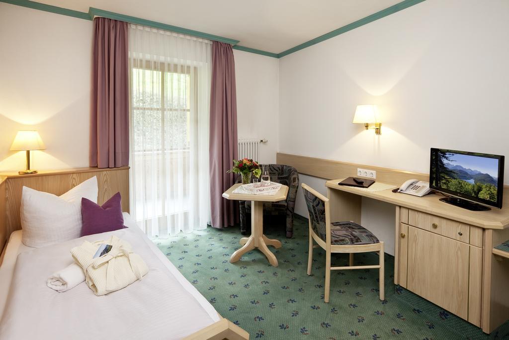 Hotel Berghof Pfronten Exteriör bild